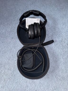Sennheiser Black Audio Headphones with Case